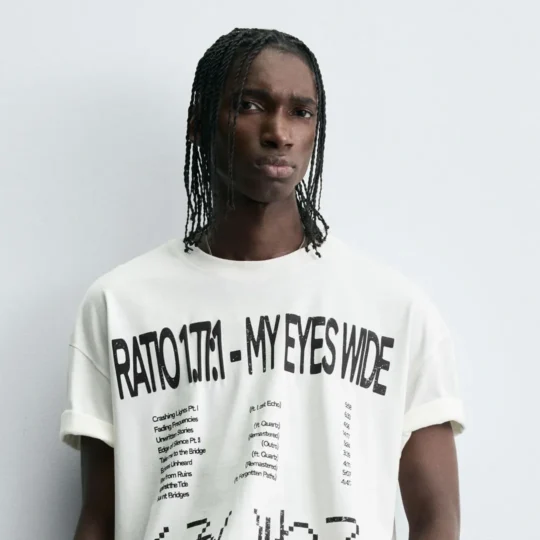 T-Shirt with graphic